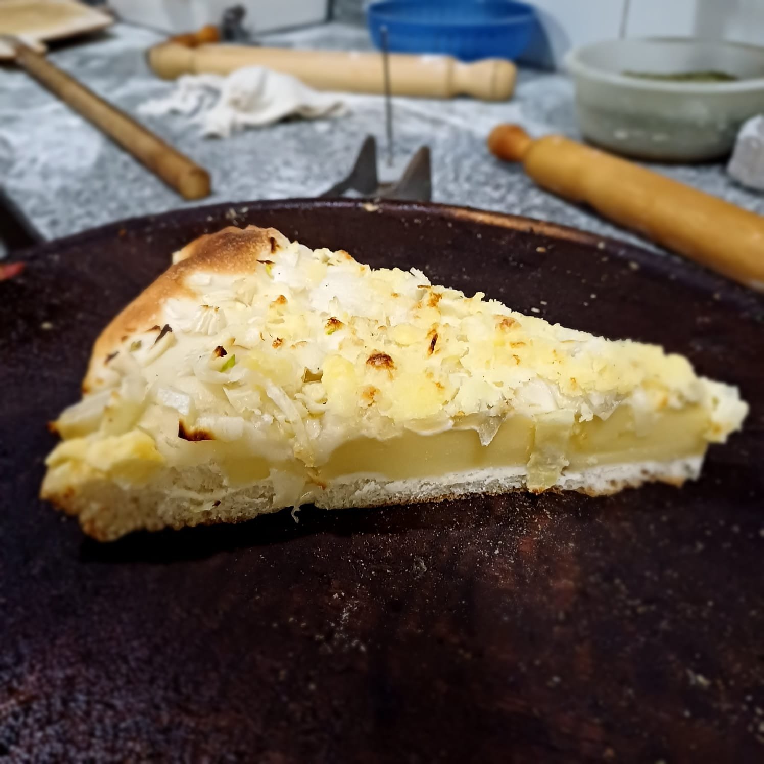 FUGAZZETA RELLENA con Provolone superior