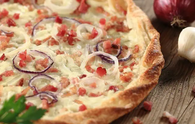 NAPOLITANA  CON  CEBOLLA