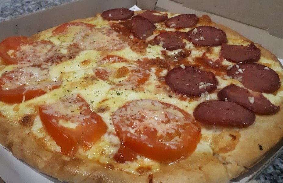 CALABRESA  CON  TOMATE